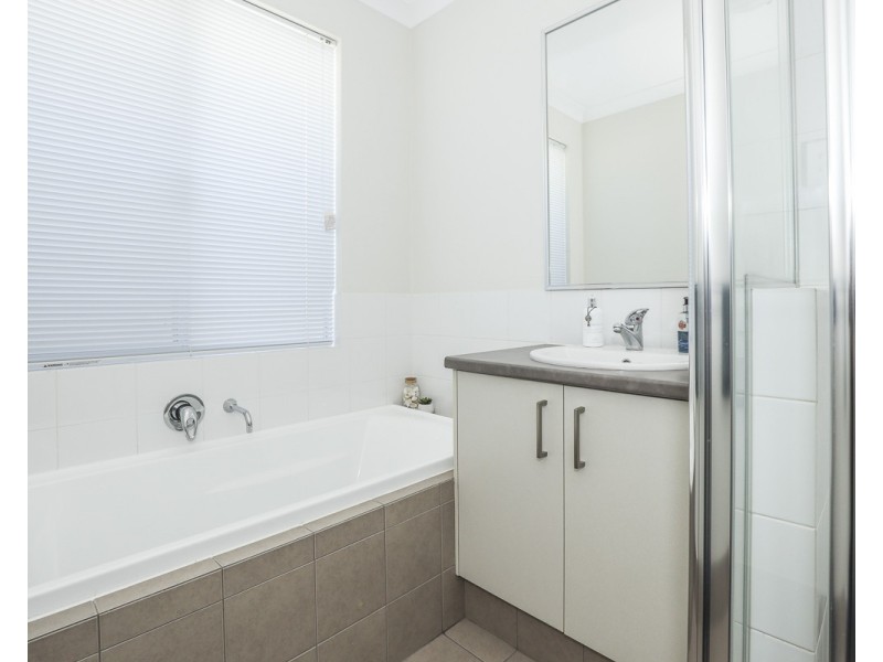 7/4 Melita Drive, Helena Valley WA 6056