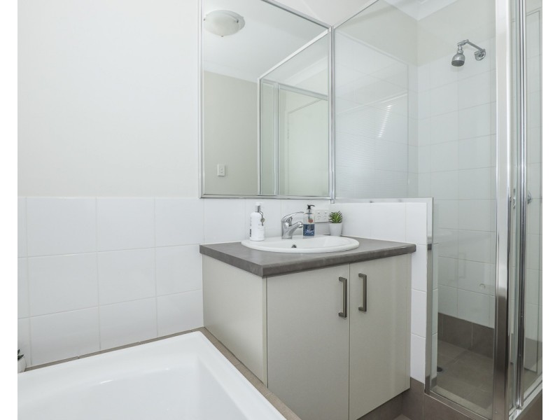 7/4 Melita Drive, Helena Valley WA 6056