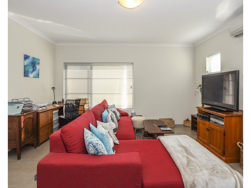 7/4 Melita Drive, Helena Valley WA 6056