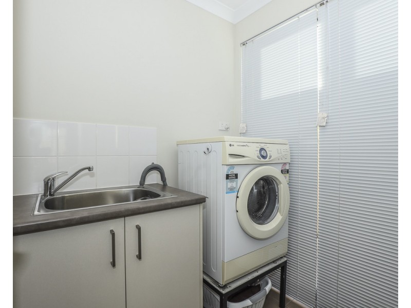 7/4 Melita Drive, Helena Valley WA 6056