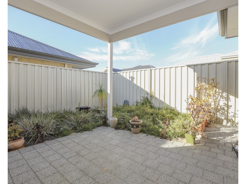 7/4 Melita Drive, Helena Valley WA 6056