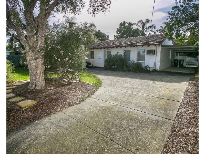 35 Strelitzia Drive, Forrestfield WA 6058