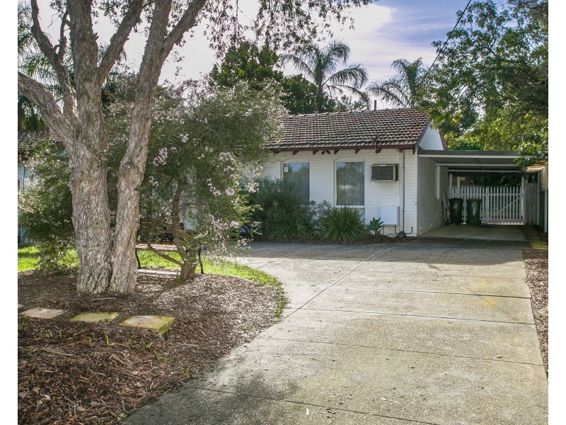 35 Strelitzia Drive, Forrestfield WA 6058