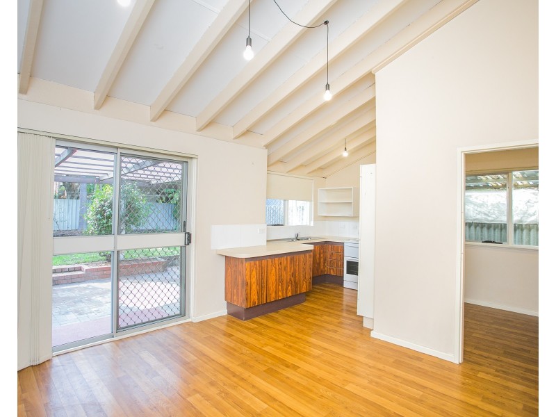 35 Strelitzia Drive, Forrestfield WA 6058