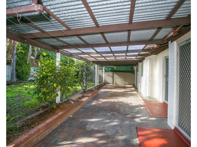 35 Strelitzia Drive, Forrestfield WA 6058