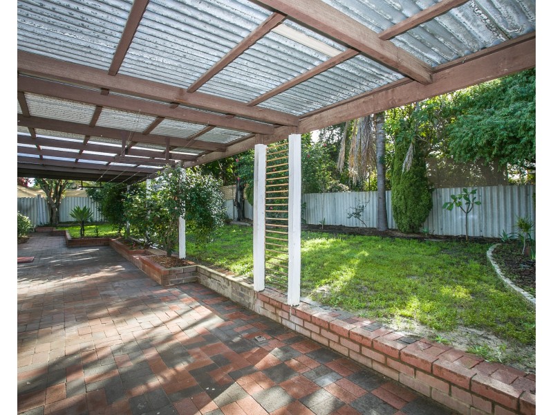 35 Strelitzia Drive, Forrestfield WA 6058