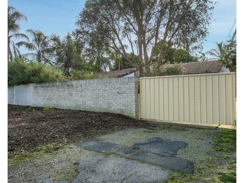 35 Strelitzia Drive, Forrestfield WA 6058