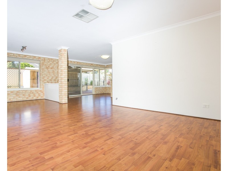 17 Ambergate Close, Canning Vale WA 6155