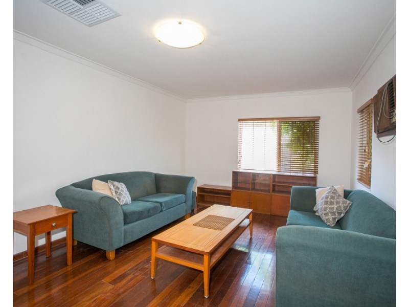 6 Sanderson Street, Embleton WA 6062