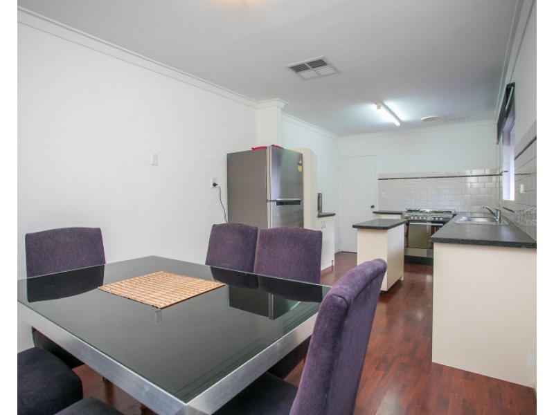 6 Sanderson Street, Embleton WA 6062