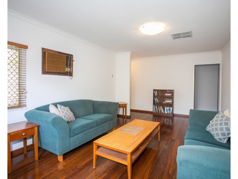 6 Sanderson Street, Embleton WA 6062