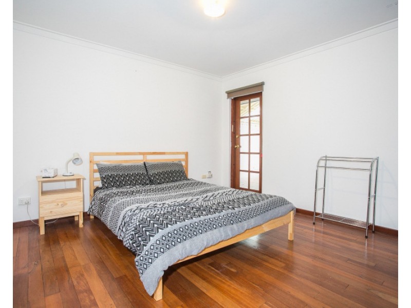 6 Sanderson Street, Embleton WA 6062