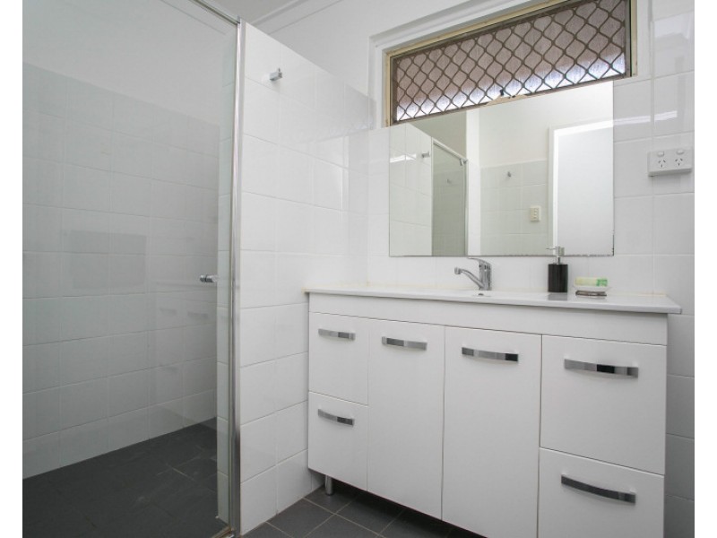 6 Sanderson Street, Embleton WA 6062