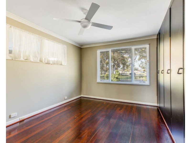 45 Rhodes crescent, Calista WA 6167