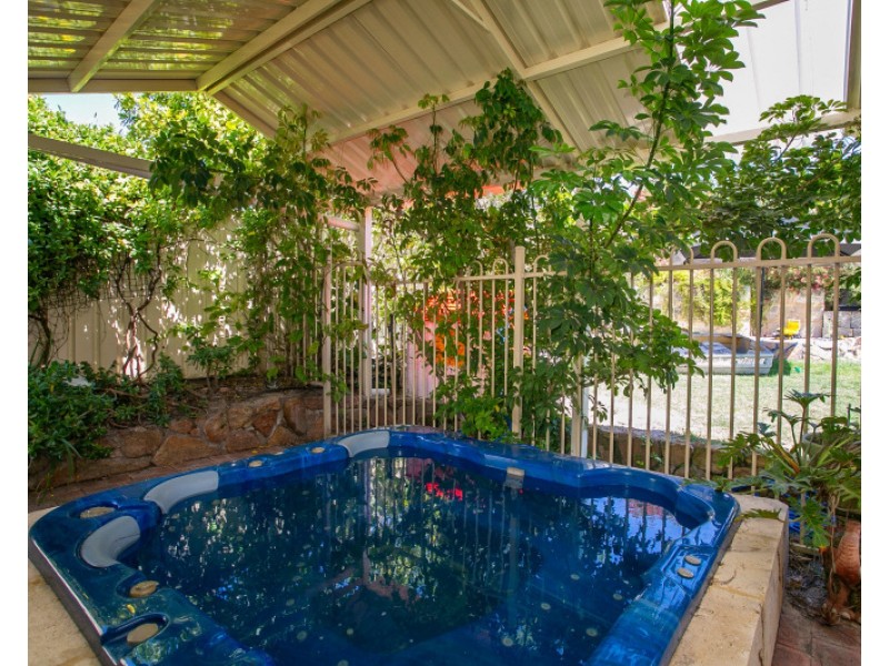 36 King Edward Drive, Heathridge WA 6027