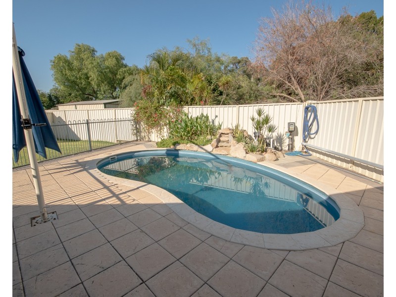 1 Christina Street, Hazelmere WA 6055