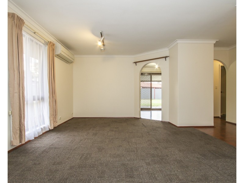 13 Becket Court, Camillo WA 6111