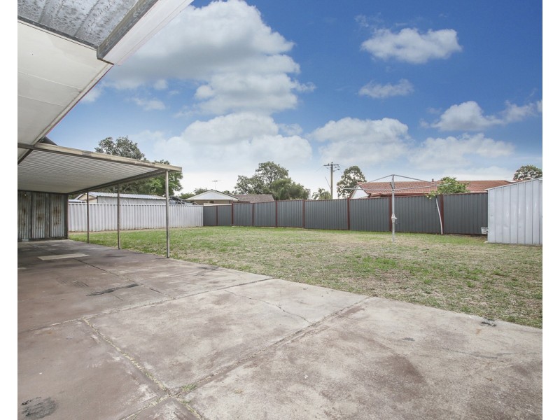 13 Becket Court, Camillo WA 6111