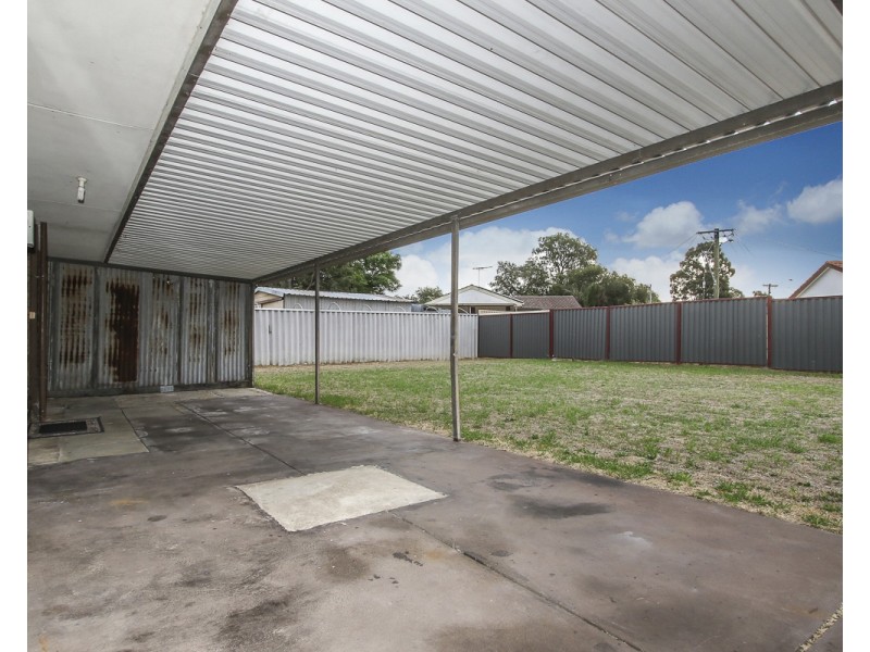 13 Becket Court, Camillo WA 6111