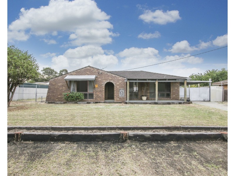 13 Becket Court, Camillo WA 6111