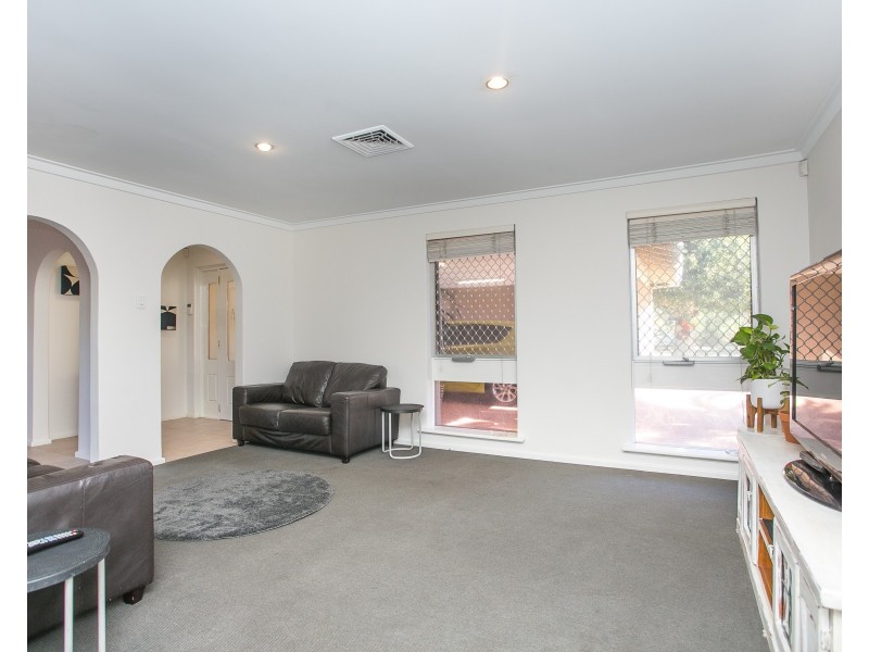 10 Glendale Avenue, Hamersley WA 6022