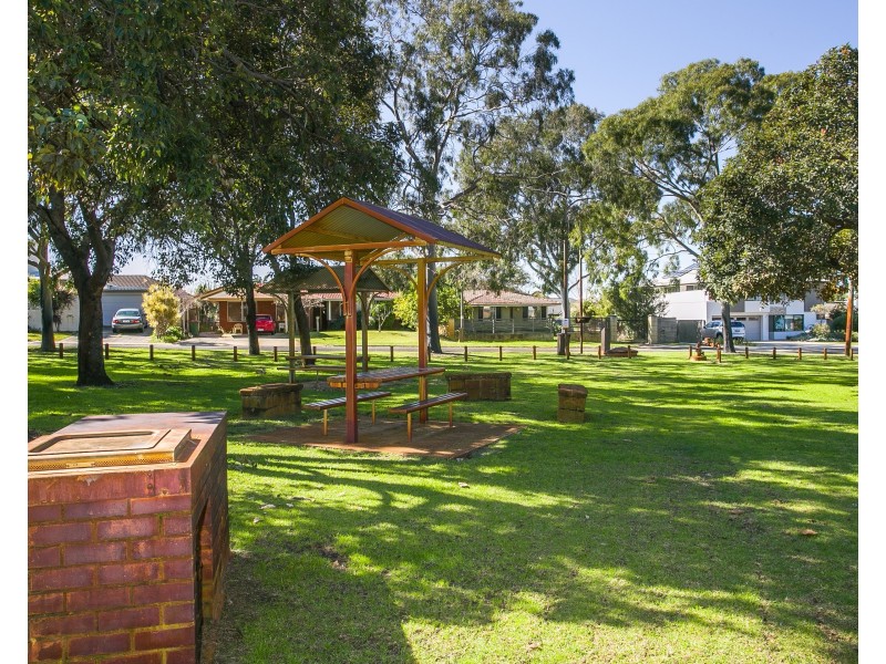 10 Donald Way, Bayswater WA 6053