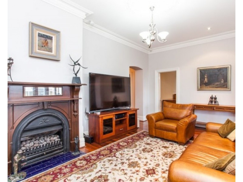 147 Solomon Street, Beaconsfield WA 6162