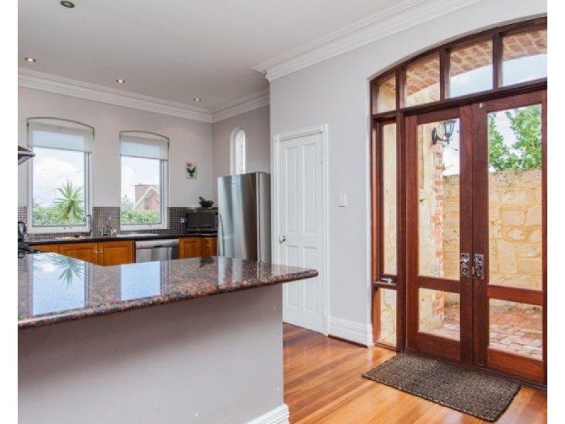 147 Solomon Street, Beaconsfield WA 6162