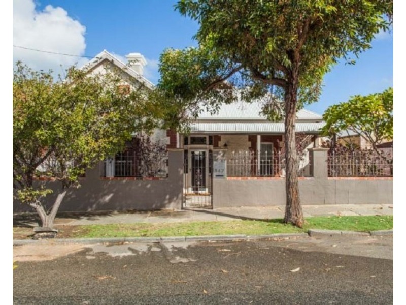 147 Solomon Street, Beaconsfield WA 6162