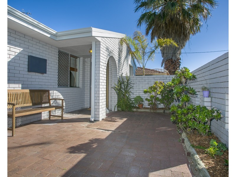20 HARFORD WAY, Girrawheen WA 6064