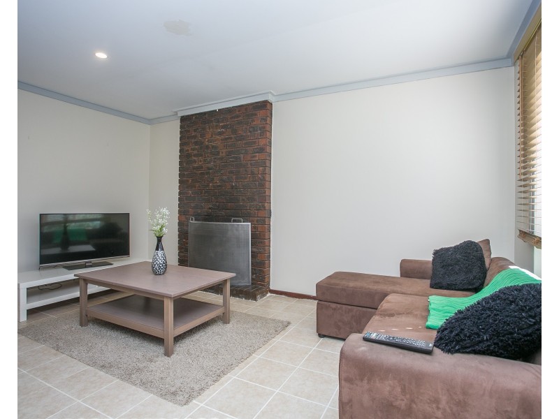 20 HARFORD WAY, Girrawheen WA 6064