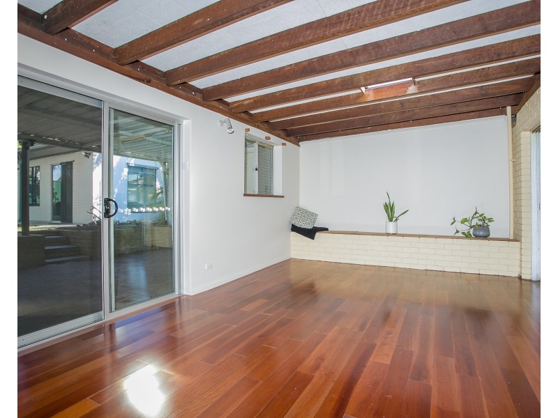 20 HARFORD WAY, Girrawheen WA 6064