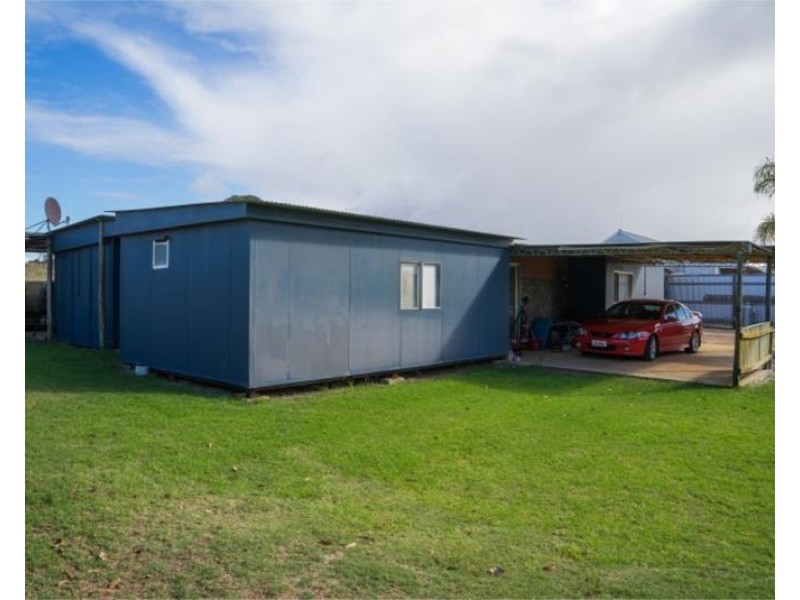 2 Dandaragan Road, Dandaragan WA 6507