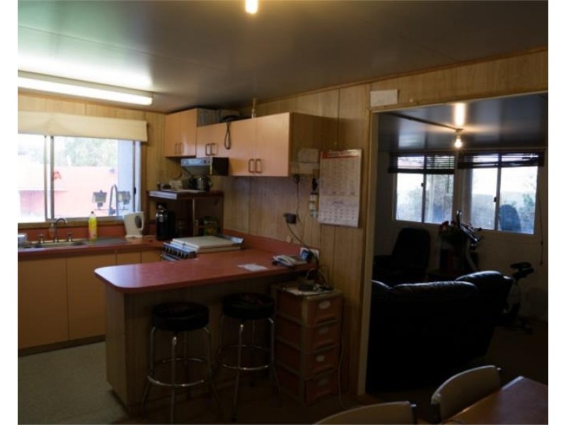 2 Dandaragan Road, Dandaragan WA 6507