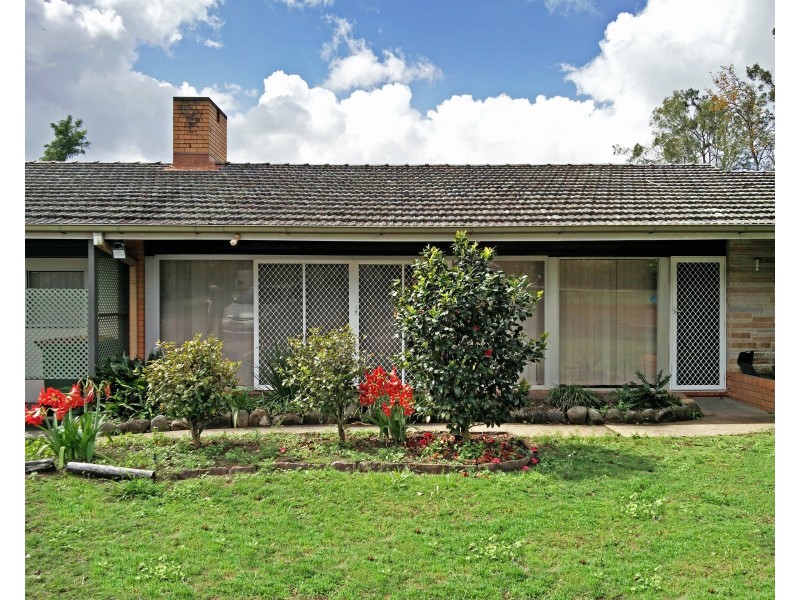 17 Stanley Street, North Booval QLD 4304