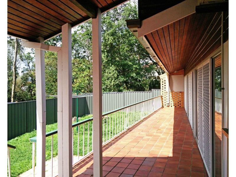 17 Stanley Street, North Booval QLD 4304