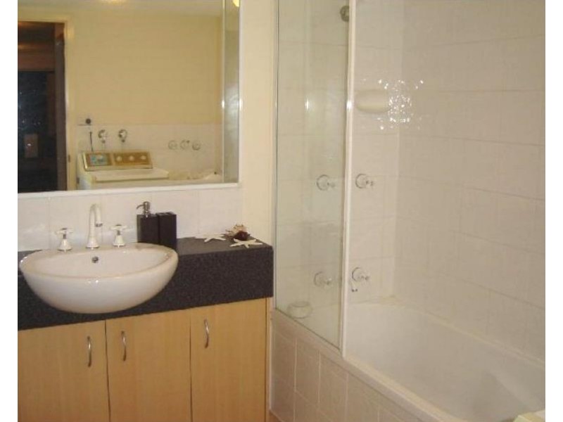2/63 Adamson St, Wooloowin QLD 4030
