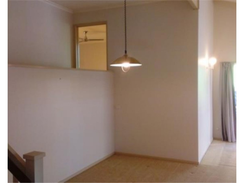 9 Marland Street, Kenmore QLD 4069
