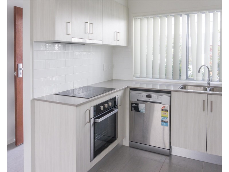 20/20 Careel Close, Helensvale QLD 4212