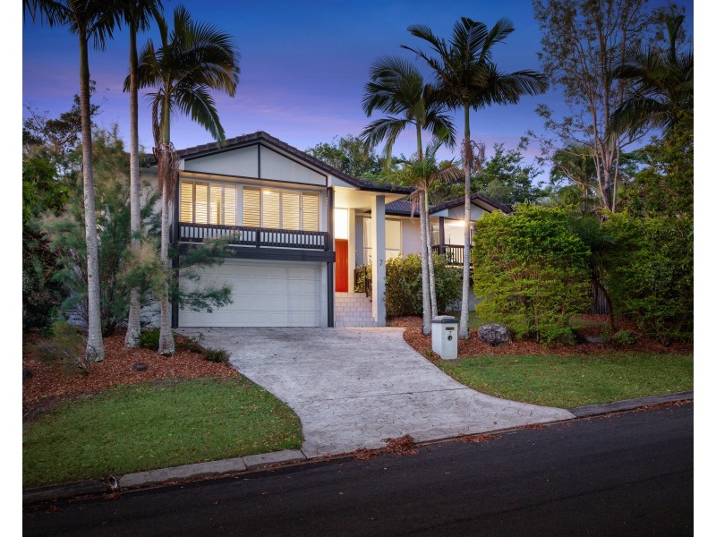 7  Lambourn Street, Chapel Hill QLD 4069