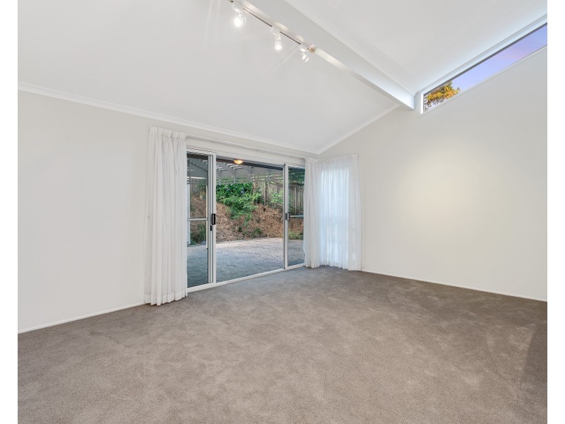 7  Lambourn Street, Chapel Hill QLD 4069