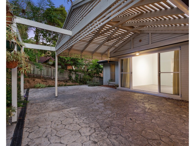 7  Lambourn Street, Chapel Hill QLD 4069