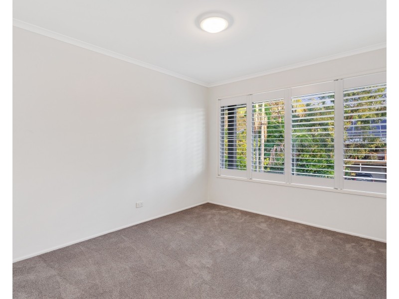 7  Lambourn Street, Chapel Hill QLD 4069
