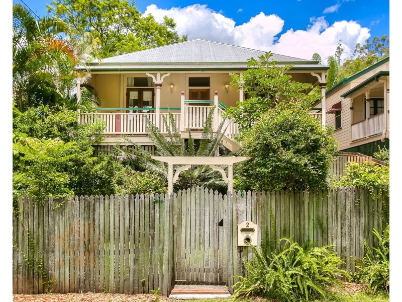 2  Bee Street, Bardon QLD 4065