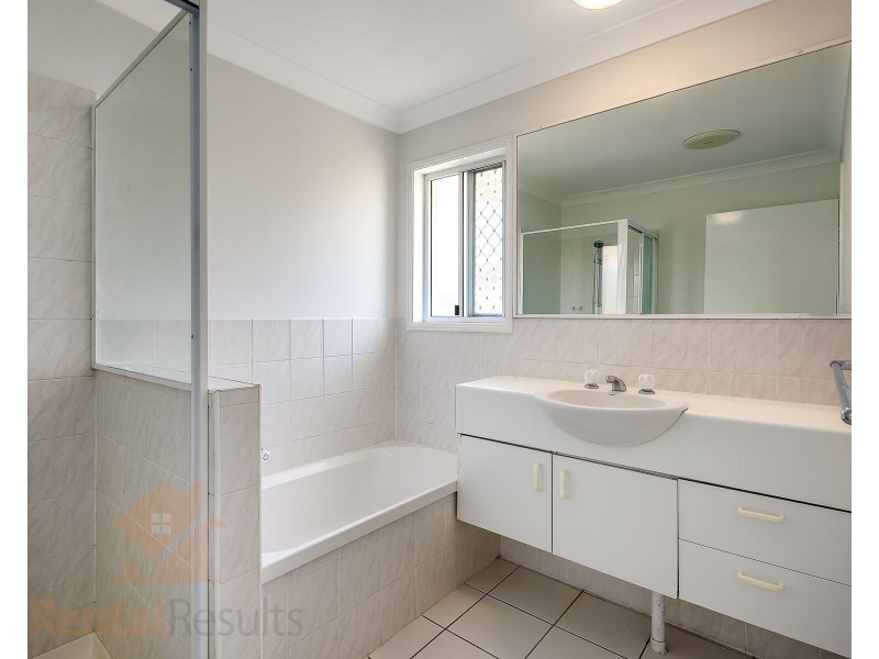 30 Hillside Crescent, Morningside QLD 4170