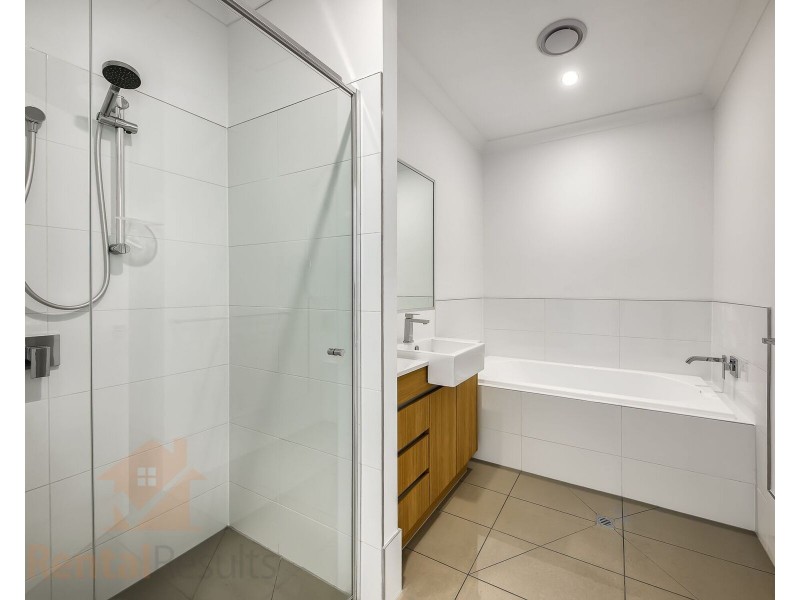 4/45 Kersley Road, Kenmore QLD 4069