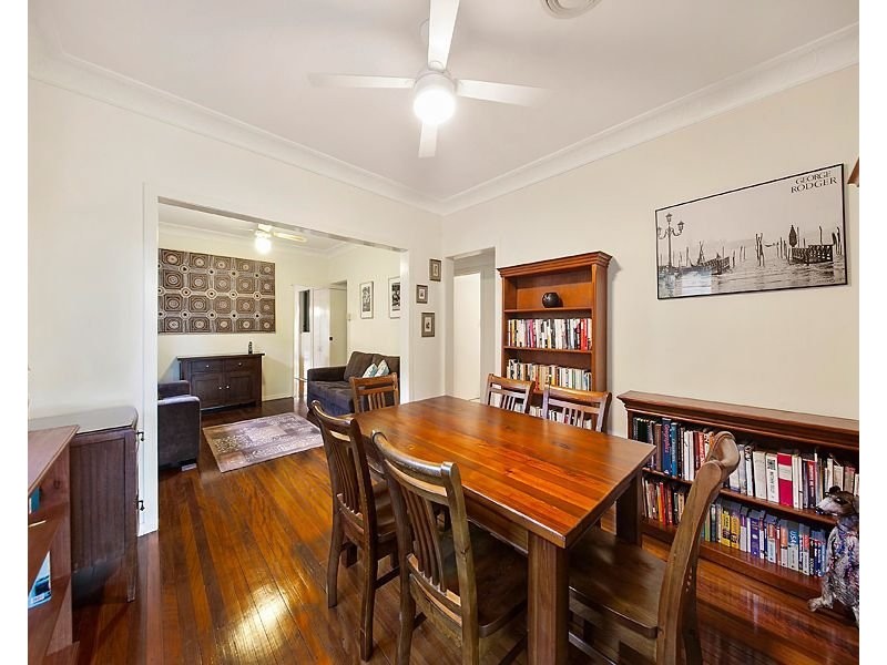 35 Burns Road, Toowong QLD 4066