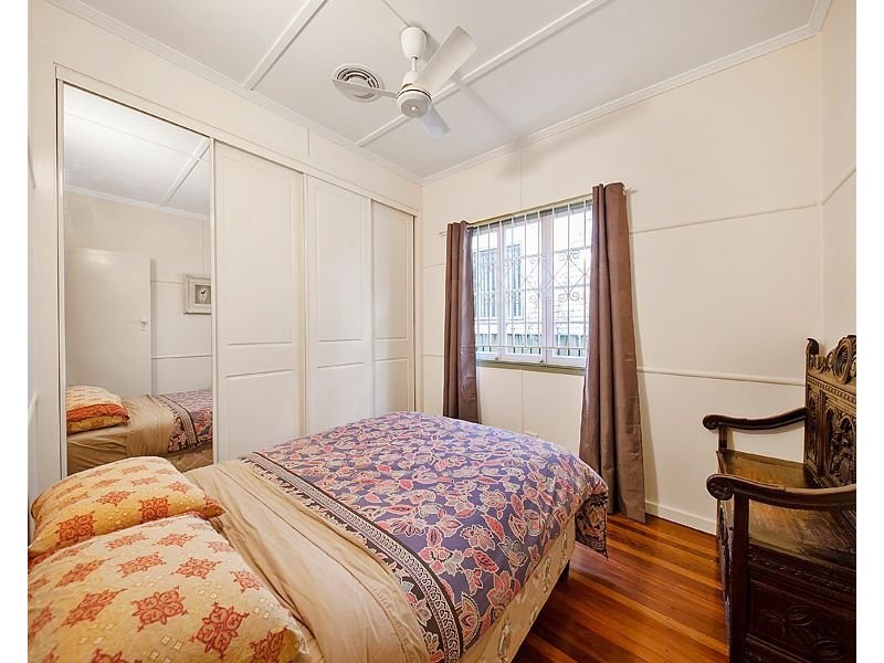 35 Burns Road, Toowong QLD 4066