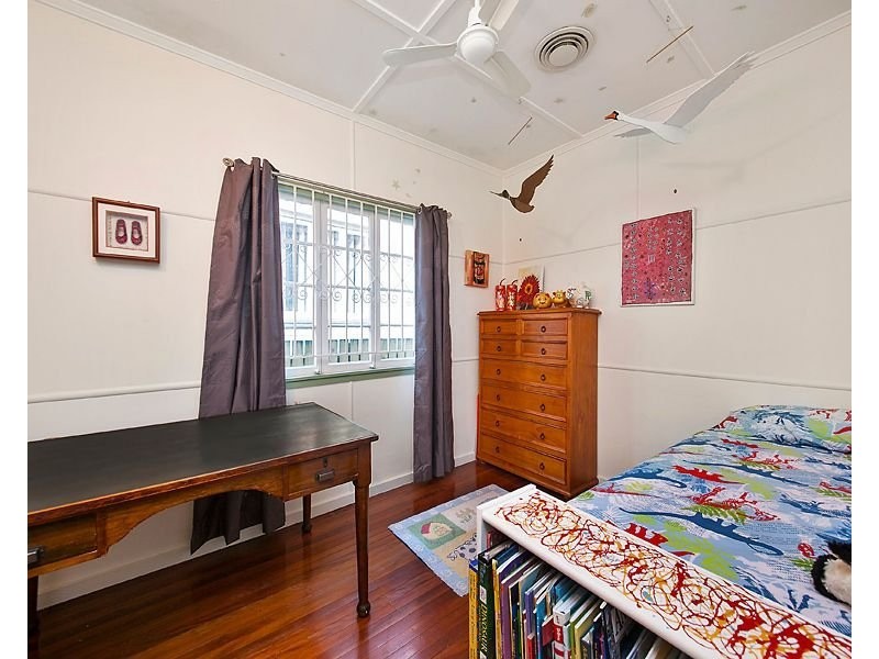 35 Burns Road, Toowong QLD 4066