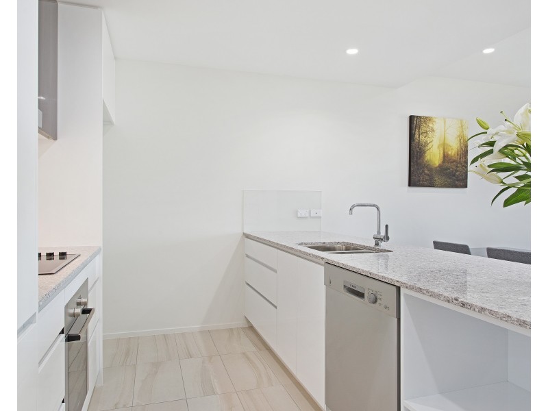 811/8 Hunt Street, Hamilton QLD 4007